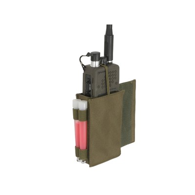 8Fields Underwing Radio Pouch Olive holding a radio - use example